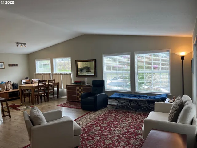 $105,000 | 141 West River Ridge Avenue, Roseburg, OR 97471