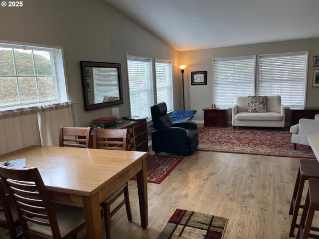 $105,000 | 141 West River Ridge Avenue, Roseburg, OR 97471