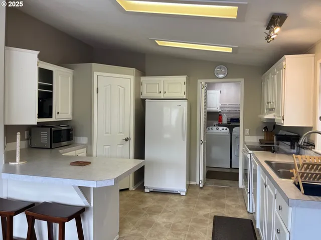 $105,000 | 141 West River Ridge Avenue, Roseburg, OR 97471