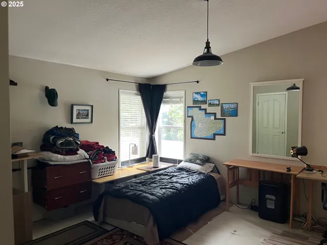 $105,000 | 141 West River Ridge Avenue, Roseburg, OR 97471