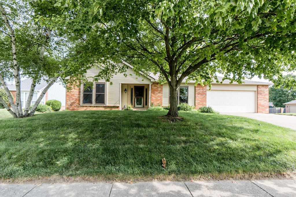 858 Brookside Lane Plainfield, IN 46168 - Photo 5 of 89