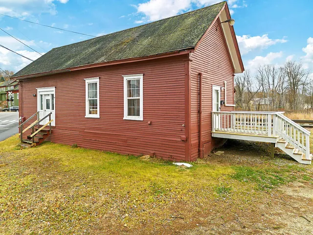 $229,900 | 63 Elm Street, Mechanic Falls, ME 04256
