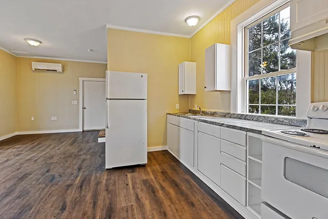 $229,900 | 63 Elm Street, Mechanic Falls, ME 04256