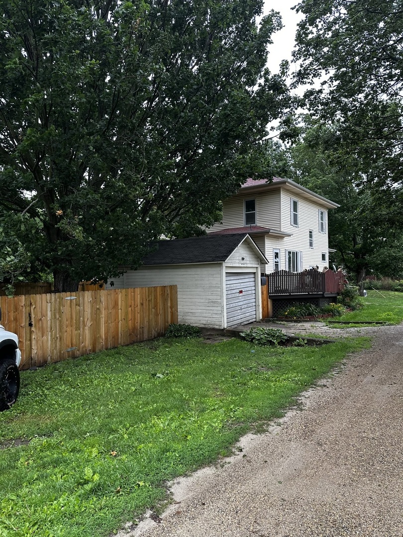 407 North Genesee Street Morrison, IL 61270 - Photo 22 of 24