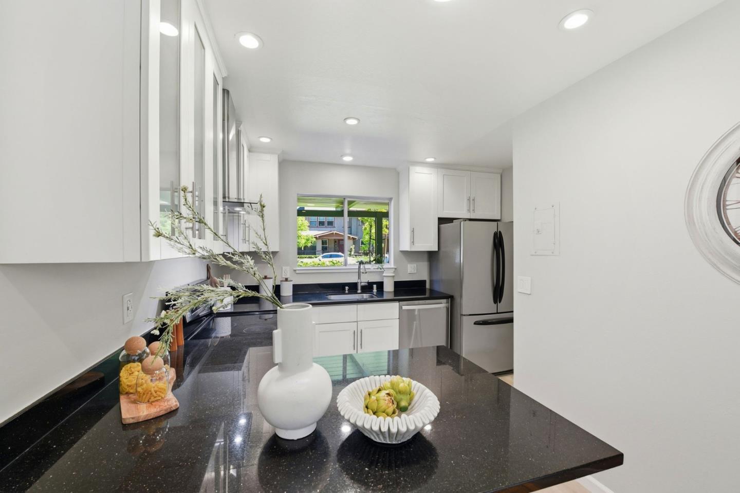 2047 Montecito Avenue, Unit 2 Mountain View, CA 94043 - Photo 8 of 36