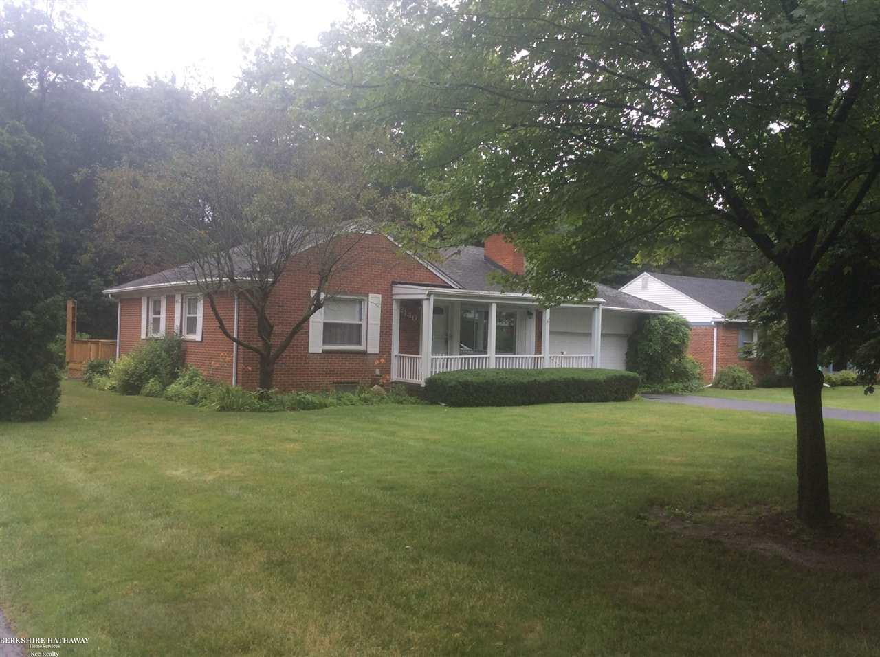 2140 Devonshire Road Bloomfield Hills, MI 48302 - Photo 1 of 24