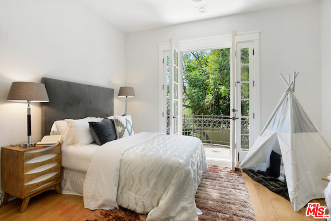 192 North Tigertail Road Los Angeles, CA 90049 - Photo 14 of 34 Gallery Image 14