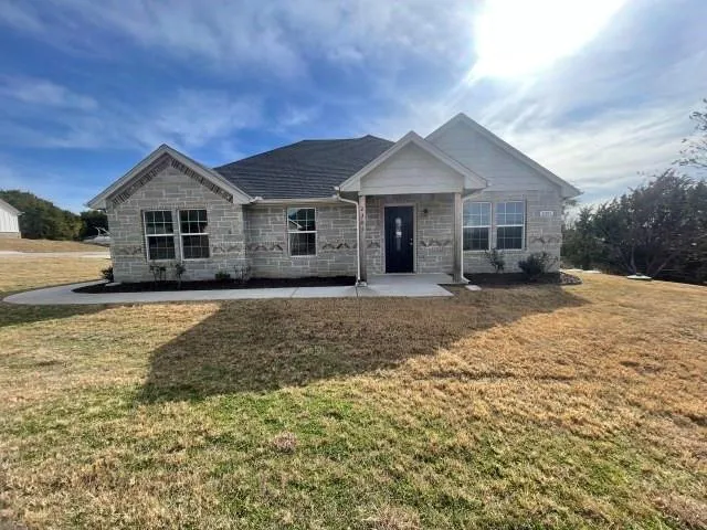 $279,900 | 2301 Creek Drive, Granbury, TX 76048