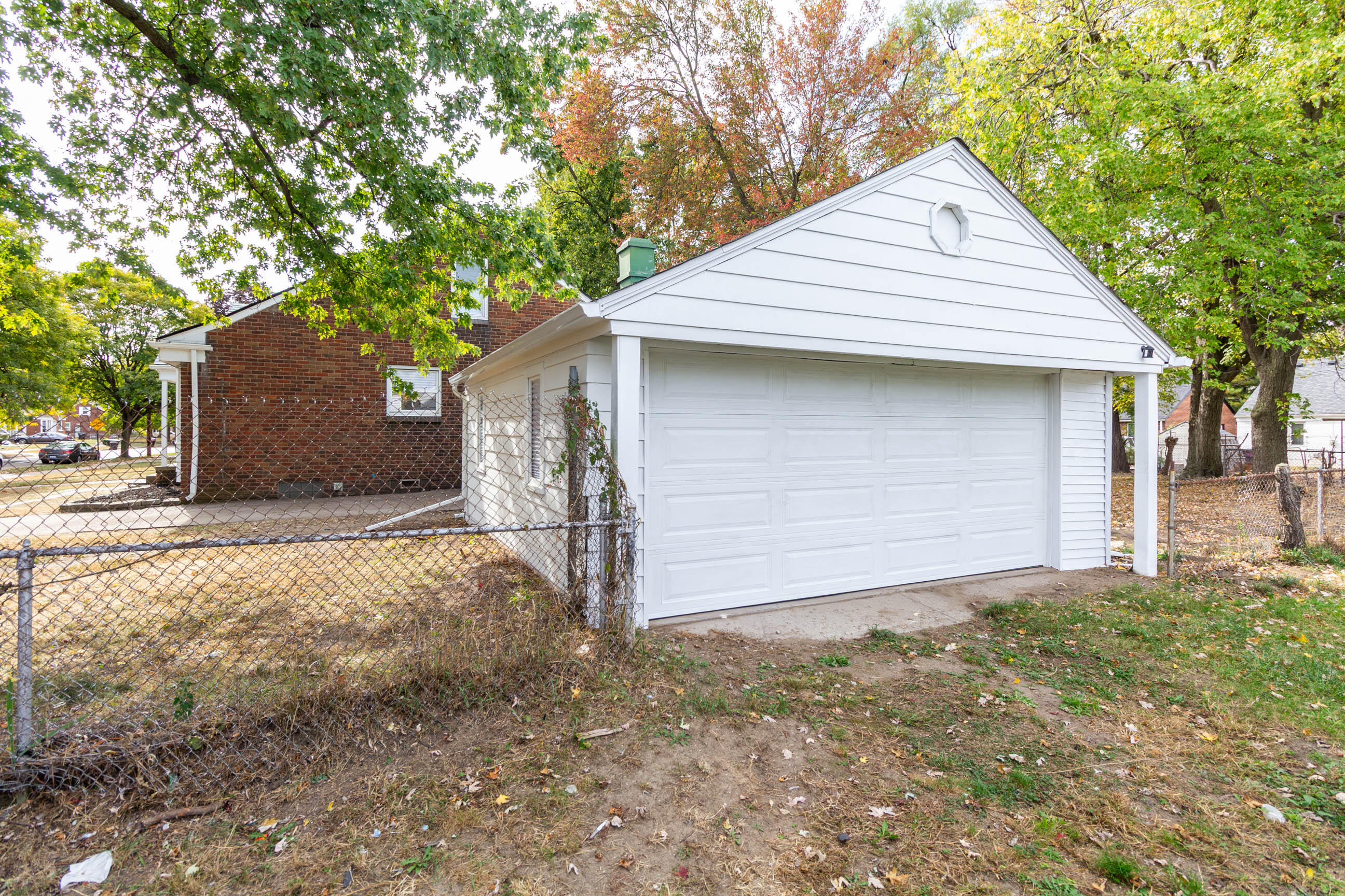 20569 Biltmore Street Detroit, MI 48235 - Photo 2 of 54 Attached Garage