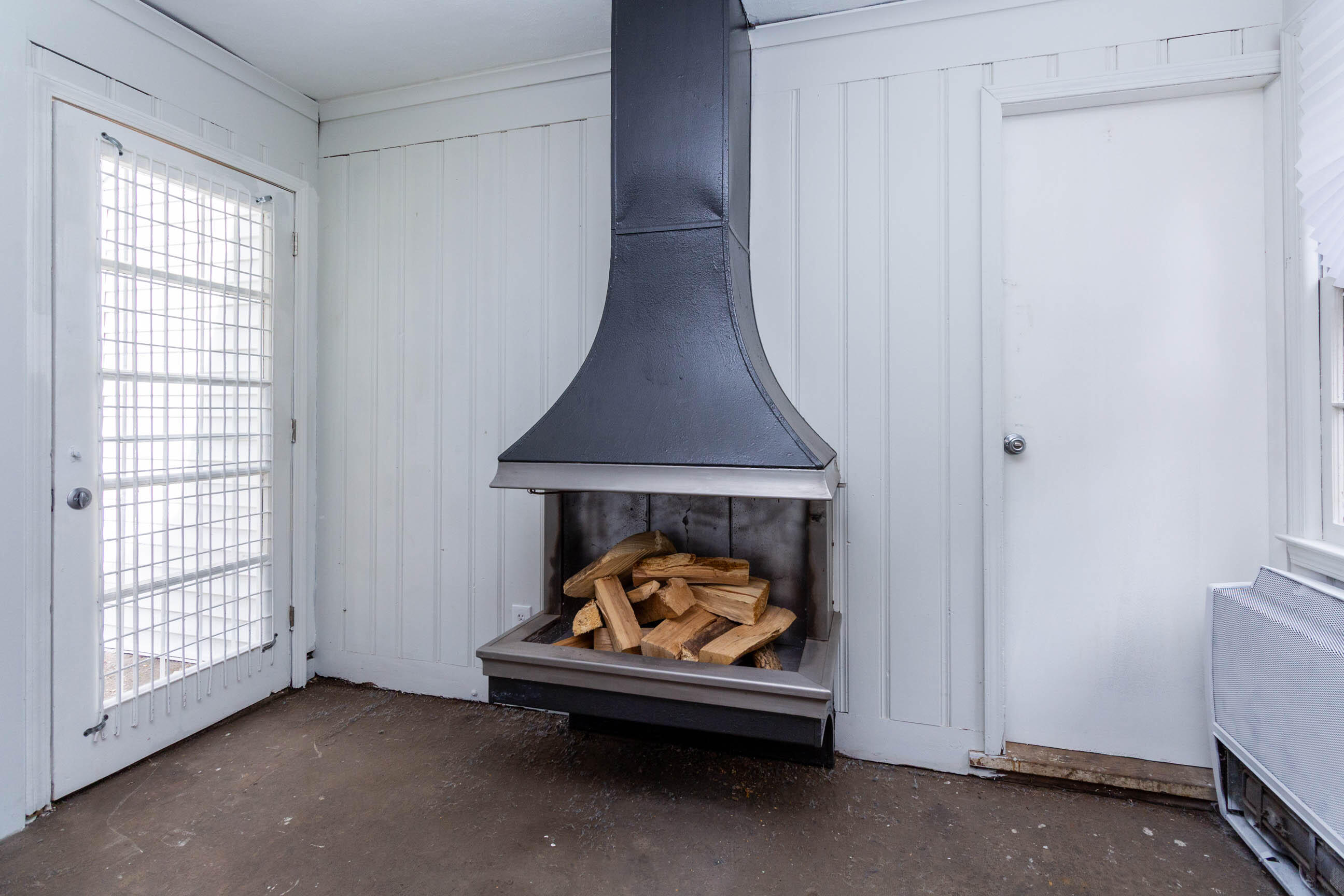 20569 Biltmore Street Detroit, MI 48235 - Photo 26 of 54 breezeway