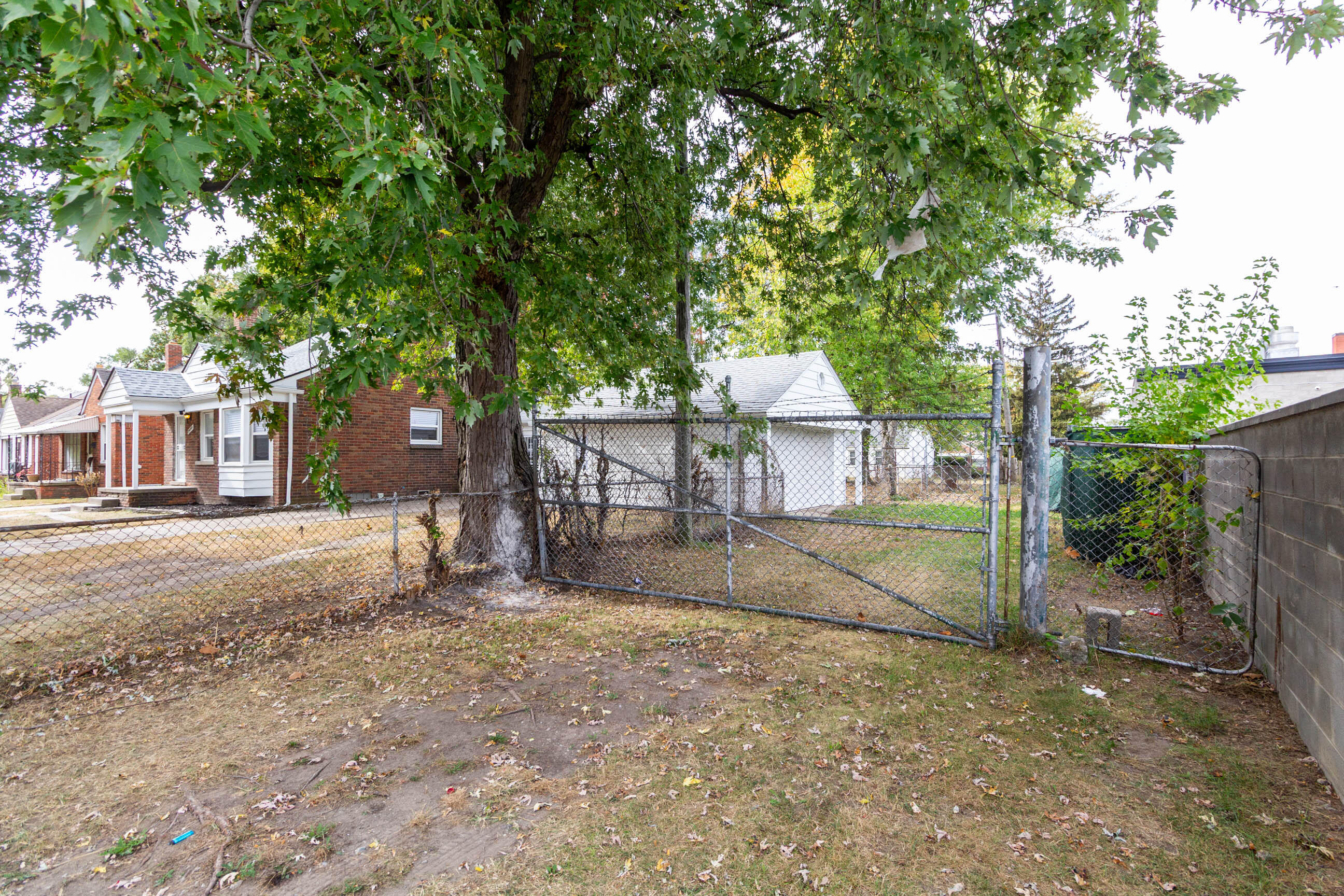 20569 Biltmore Street Detroit, MI 48235 - Photo 34 of 54 double lot