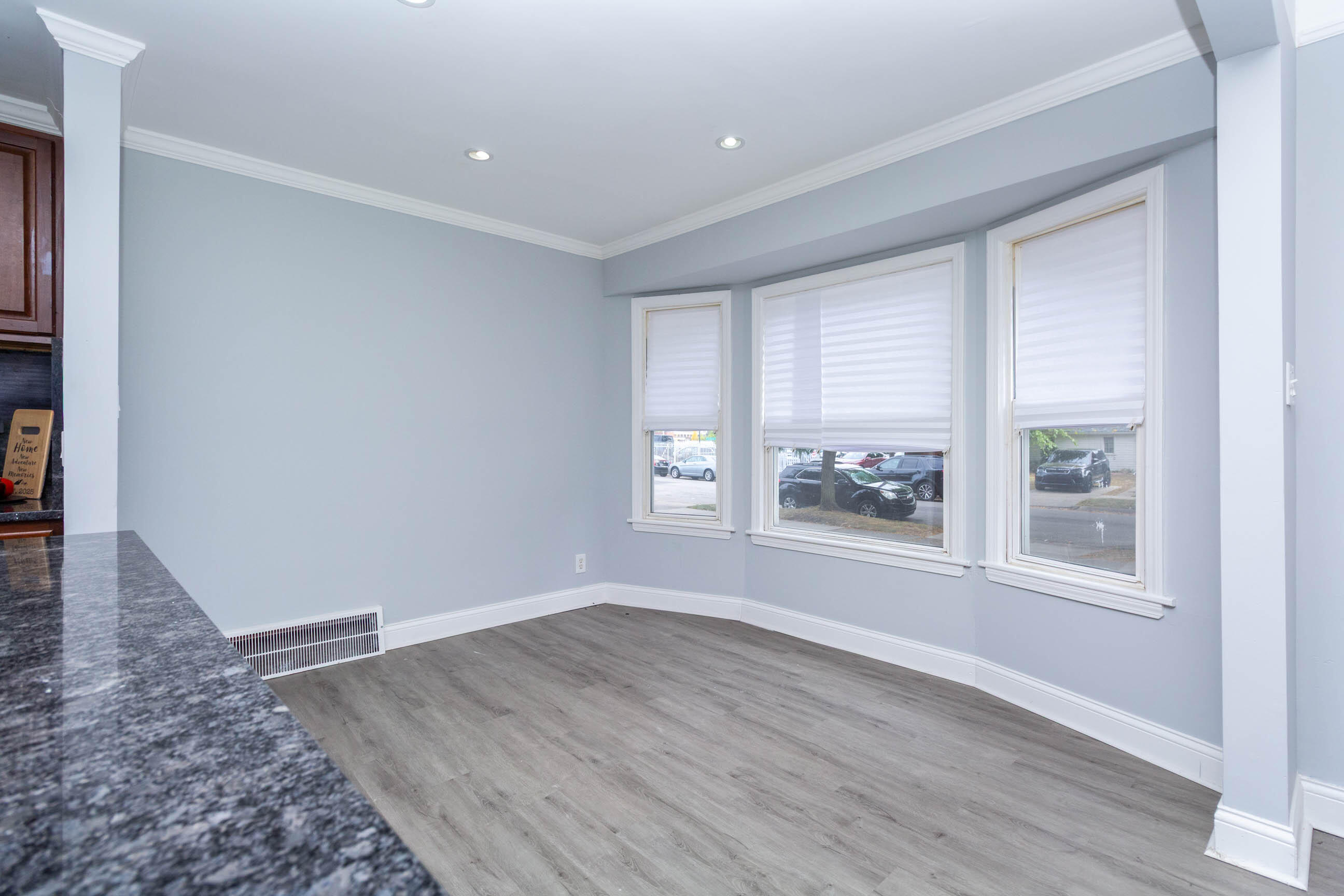 20569 Biltmore Street Detroit, MI 48235 - Photo 7 of 54 Dining Room