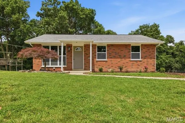 $244,900 | 2944 Raw Wind Drive, High Ridge, MO 63049