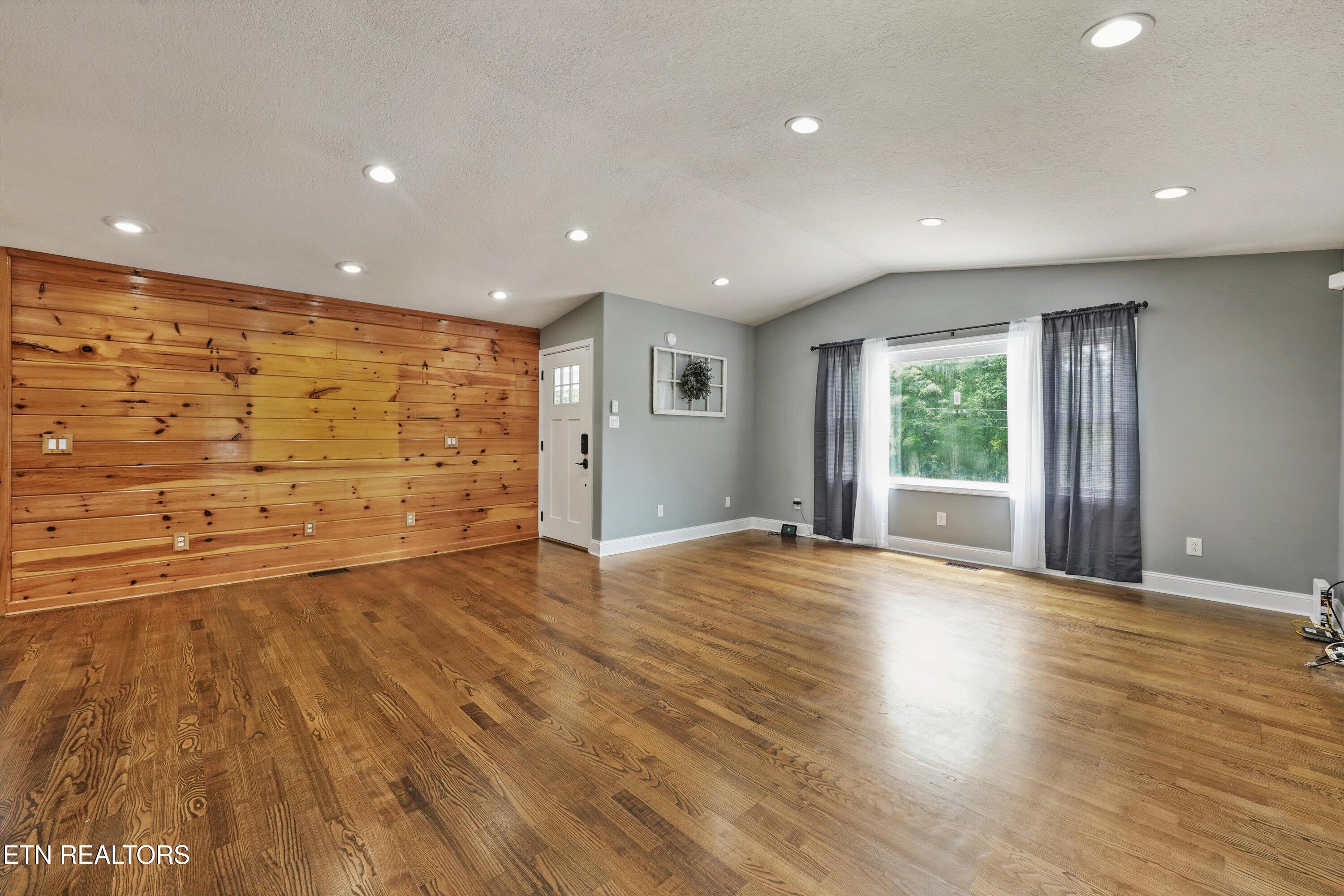 79 Reservoir Road Norris, TN 37828 - Photo 14 of 43 Hardwood Floors