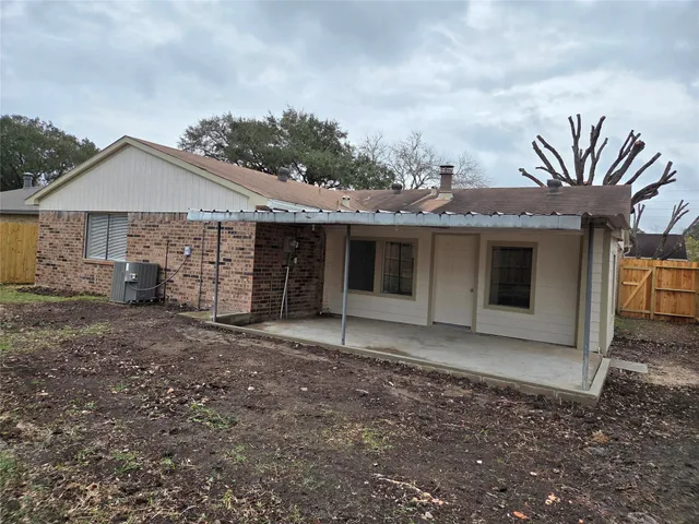 $1,950 | 527 Tara Plantation Drive, Richmond, TX 77469