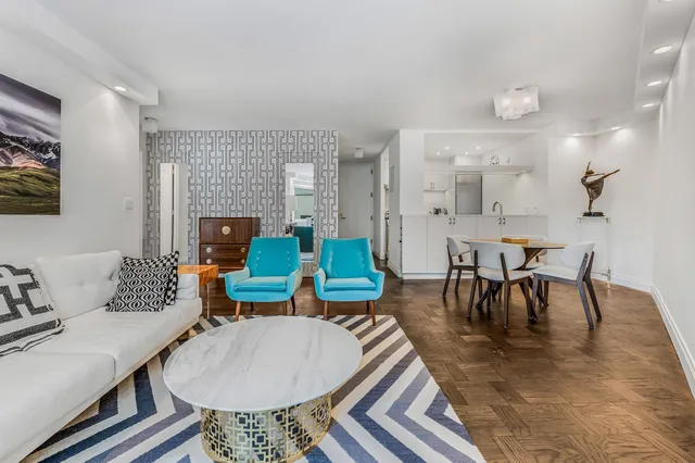 $899,000 | 415 East 37th Street, Unit 9L | Murray Hill