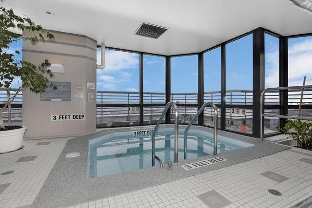 $899,000 | 415 East 37th Street, Unit 9L | Murray Hill