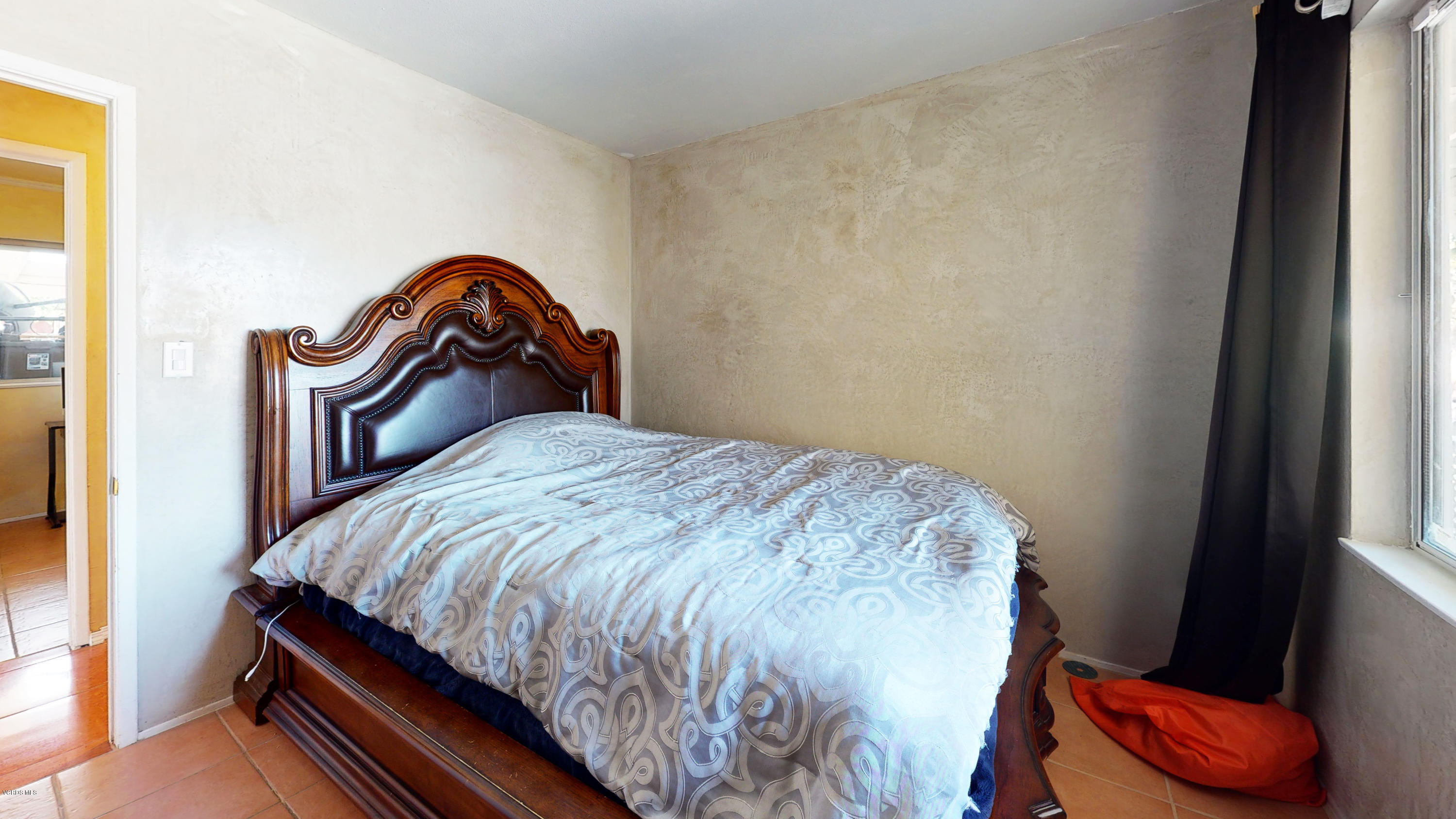 300 De Anza Way Oxnard, CA 93033 - Photo 18 of 20 16_Bedroom 1