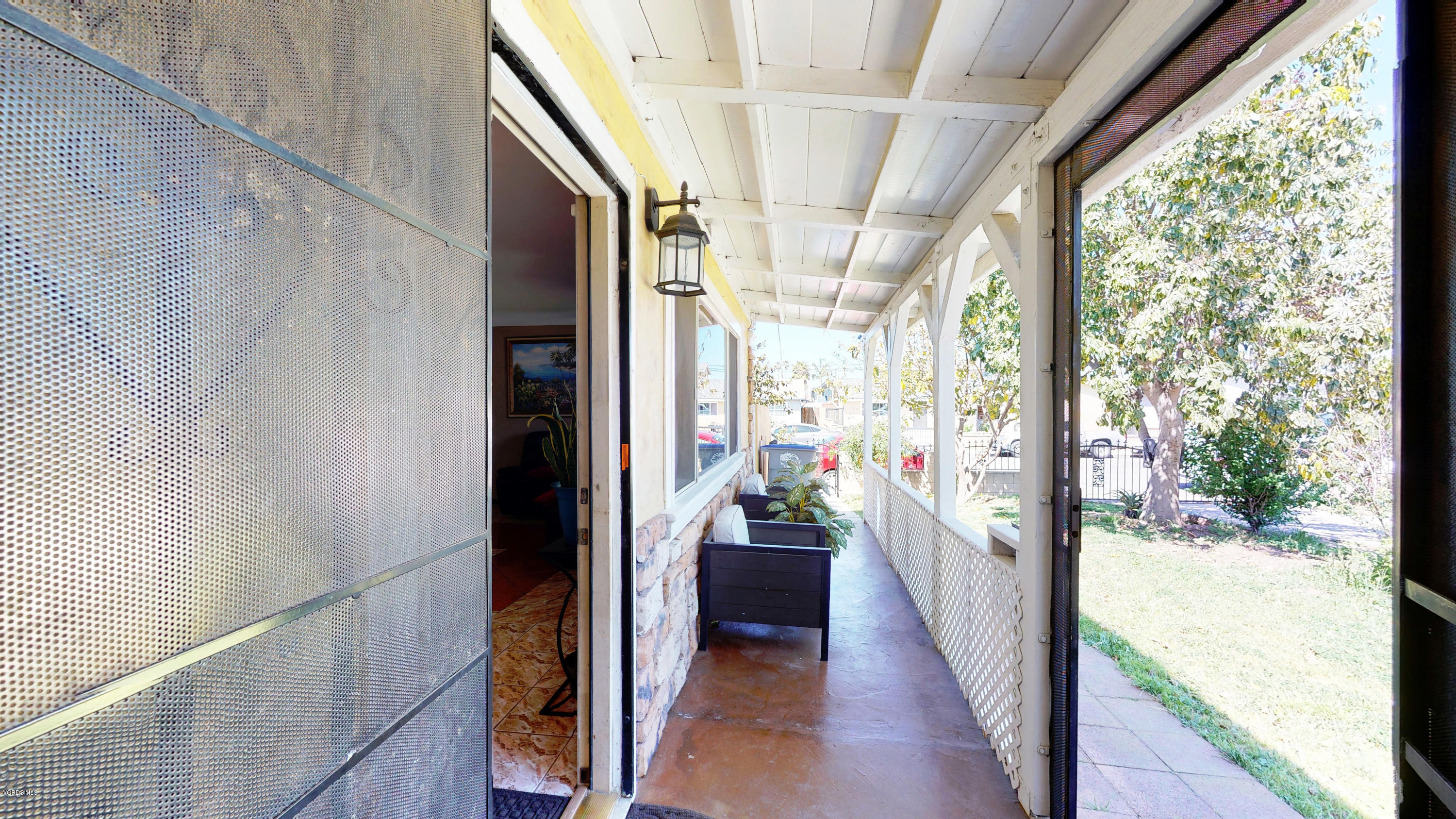 300 De Anza Way Oxnard, CA 93033 - Photo 6 of 20 08_Front porch