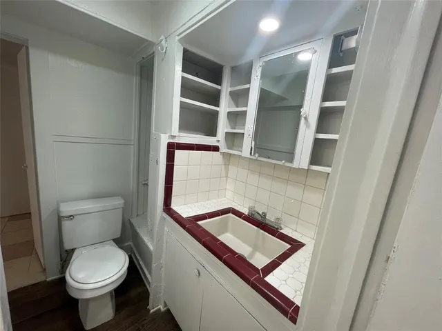 $775 | 2008 Sanguinet Street, Fort Worth, TX 76107