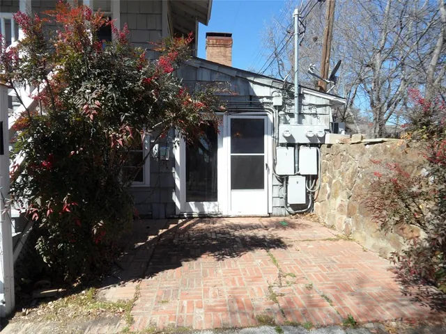 $775 | 2008 Sanguinet Street, Fort Worth, TX 76107