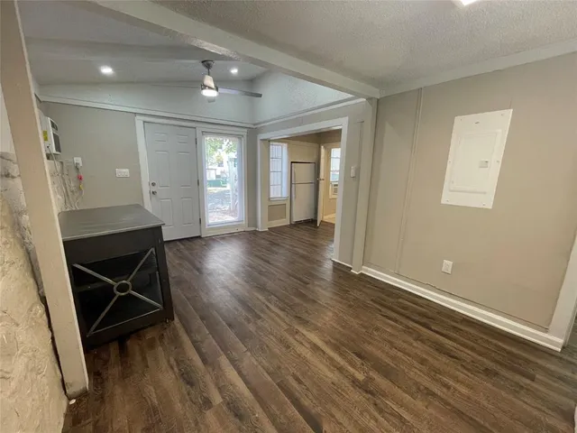 $775 | 2008 Sanguinet Street, Fort Worth, TX 76107