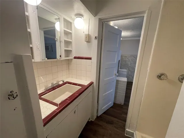 $775 | 2008 Sanguinet Street, Fort Worth, TX 76107