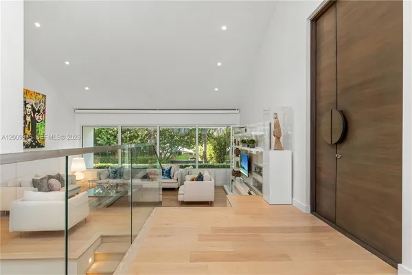 $19,950,000 | 120 Knollwood Drive, Key Biscayne, FL 33149