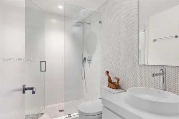 $19,950,000 | 120 Knollwood Drive, Key Biscayne, FL 33149