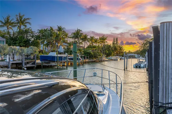 $19,950,000 | 120 Knollwood Drive, Key Biscayne, FL 33149