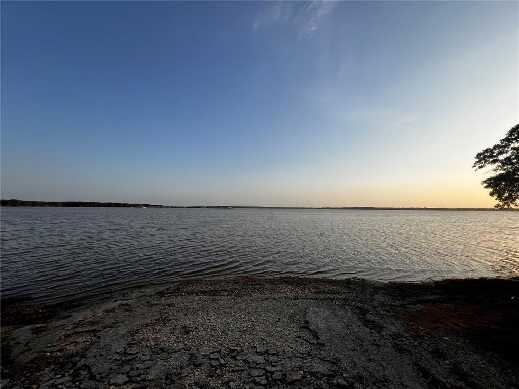 1036 Paradise Cove Road Pottsboro, TX 75076 - Photo 26 of 40 a view of an ocean