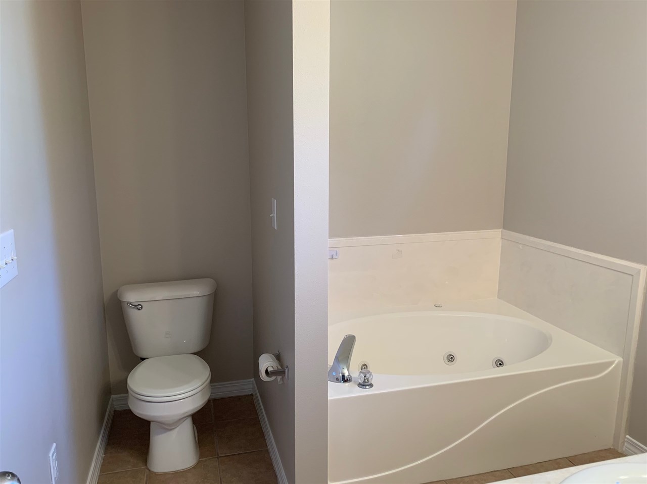1906 Colorado Court Foley, AL 36535 - Photo 12 of 19 Master Bath
