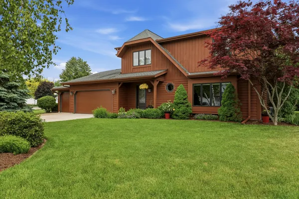 $519,900 | 3720 Briarwood Lane, Manitowoc, WI 54220