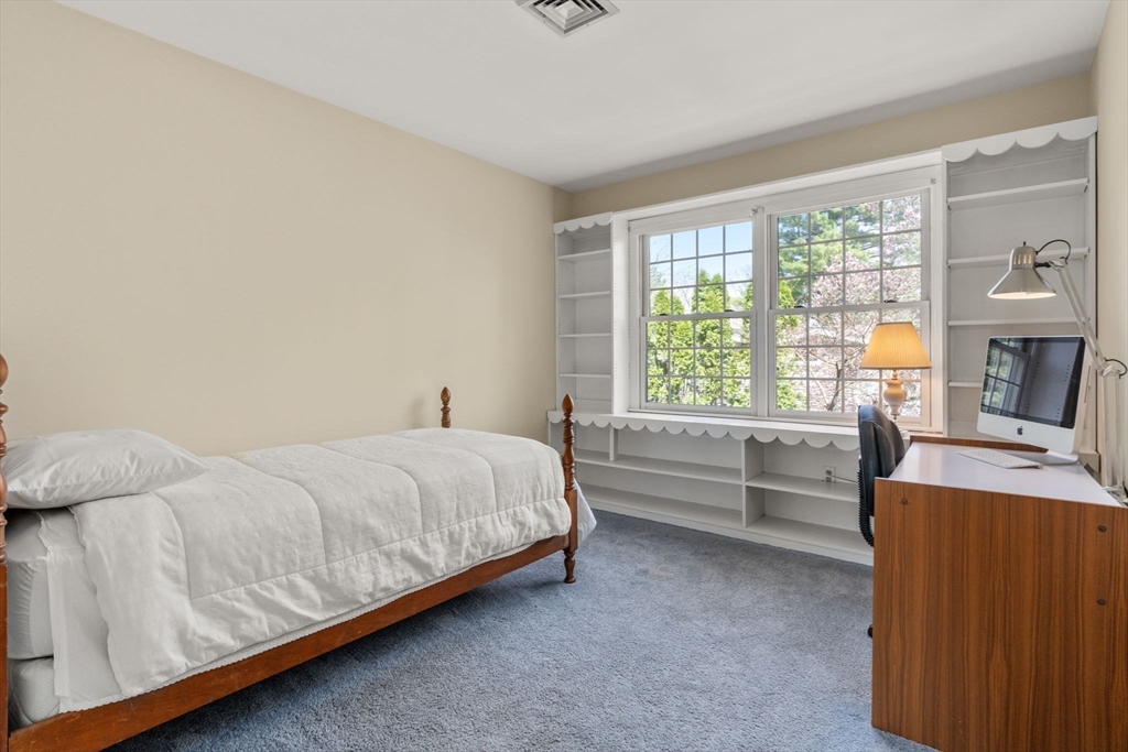 26 Buena Vista Road Wellesley, MA 01760 - Photo 17 of 28