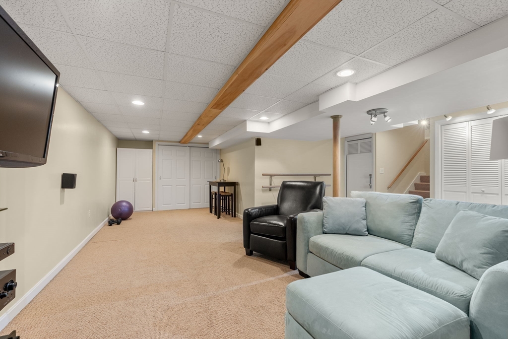 26 Buena Vista Road Wellesley, MA 01760 - Photo 21 of 28