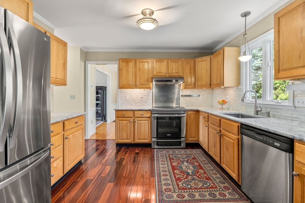 26 Buena Vista Road Wellesley, MA 01760 - Photo 3 of 28