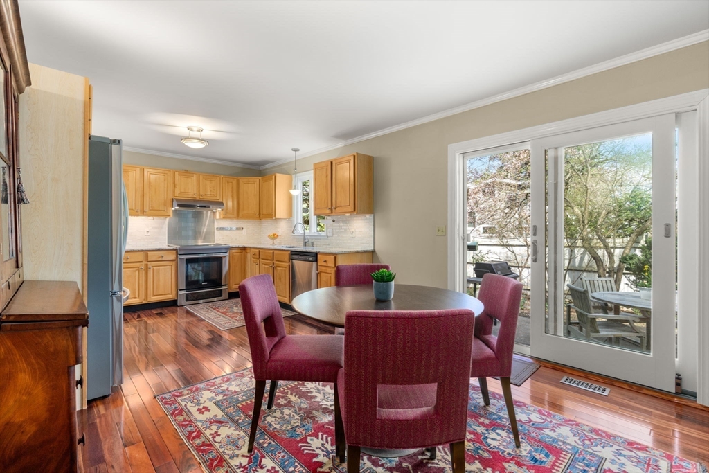 26 Buena Vista Road Wellesley, MA 01760 - Photo 4 of 28