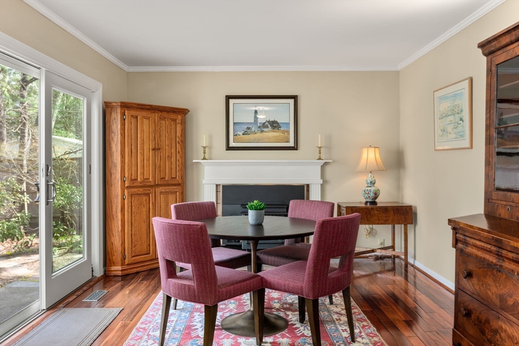 26 Buena Vista Road Wellesley, MA 01760 - Photo 5 of 28