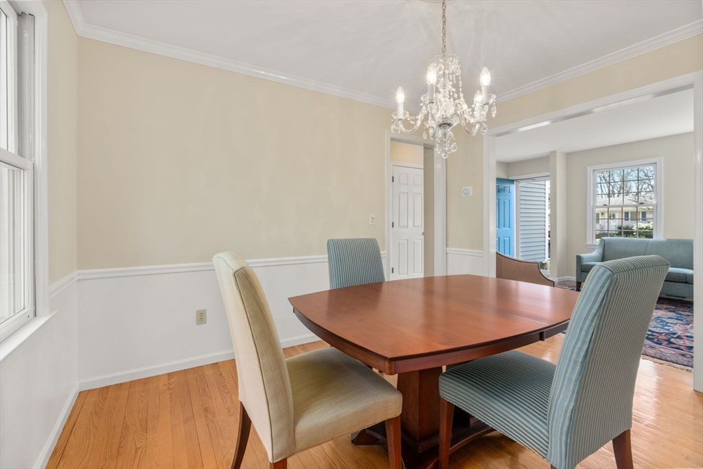 26 Buena Vista Road Wellesley, MA 01760 - Photo 10 of 28