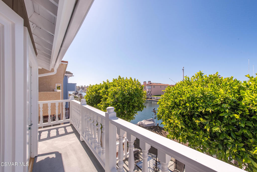 2025 Napoli Drive Oxnard, CA 93035 - Photo 19 of 47 a view of a balcony with flower plants