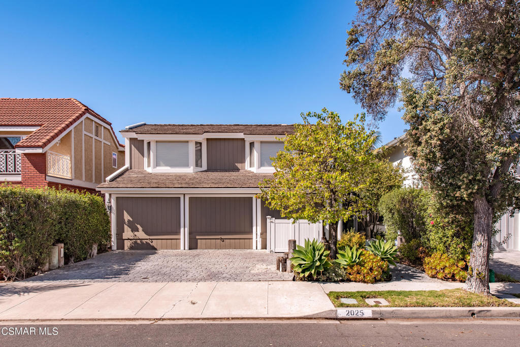 2025 Napoli Drive Oxnard, CA 93035 - Photo 2 of 47 front view of a house with a yard