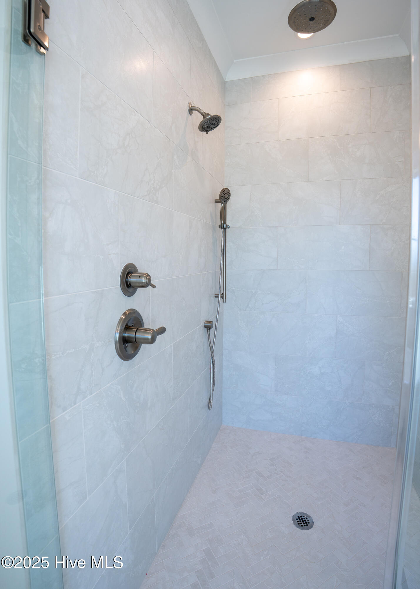 141 Bethea Street Holly Ridge, NC 28445 - Photo 37 of 53 Master shower