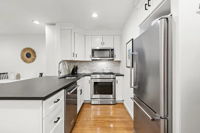 $630,000 | 1001 Clinton Street, Unit 3B, Hoboken, NJ 07030