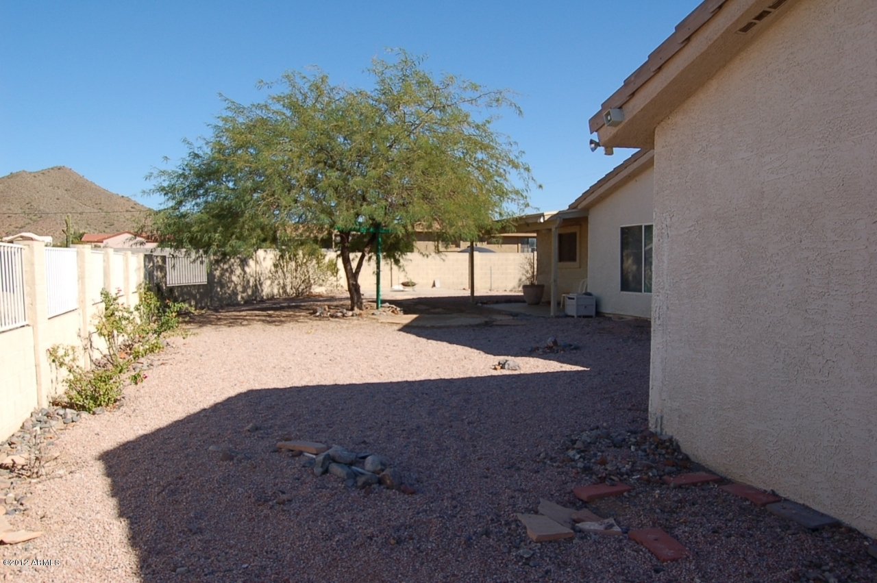 20 West Yearling Road Phoenix, AZ 85085 - Photo 2 of 18 DSC_0025
