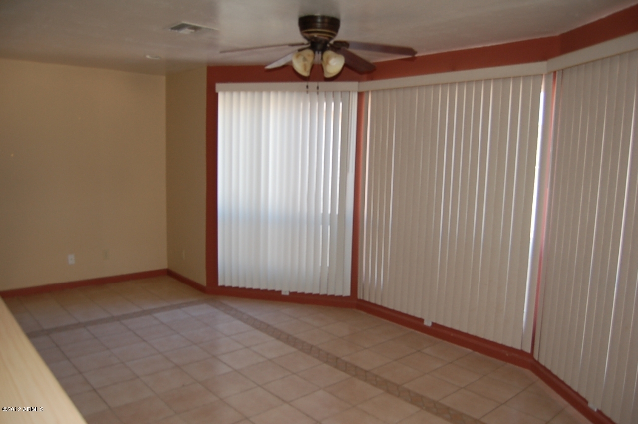20 West Yearling Road Phoenix, AZ 85085 - Photo 6 of 18 DSC_0043
