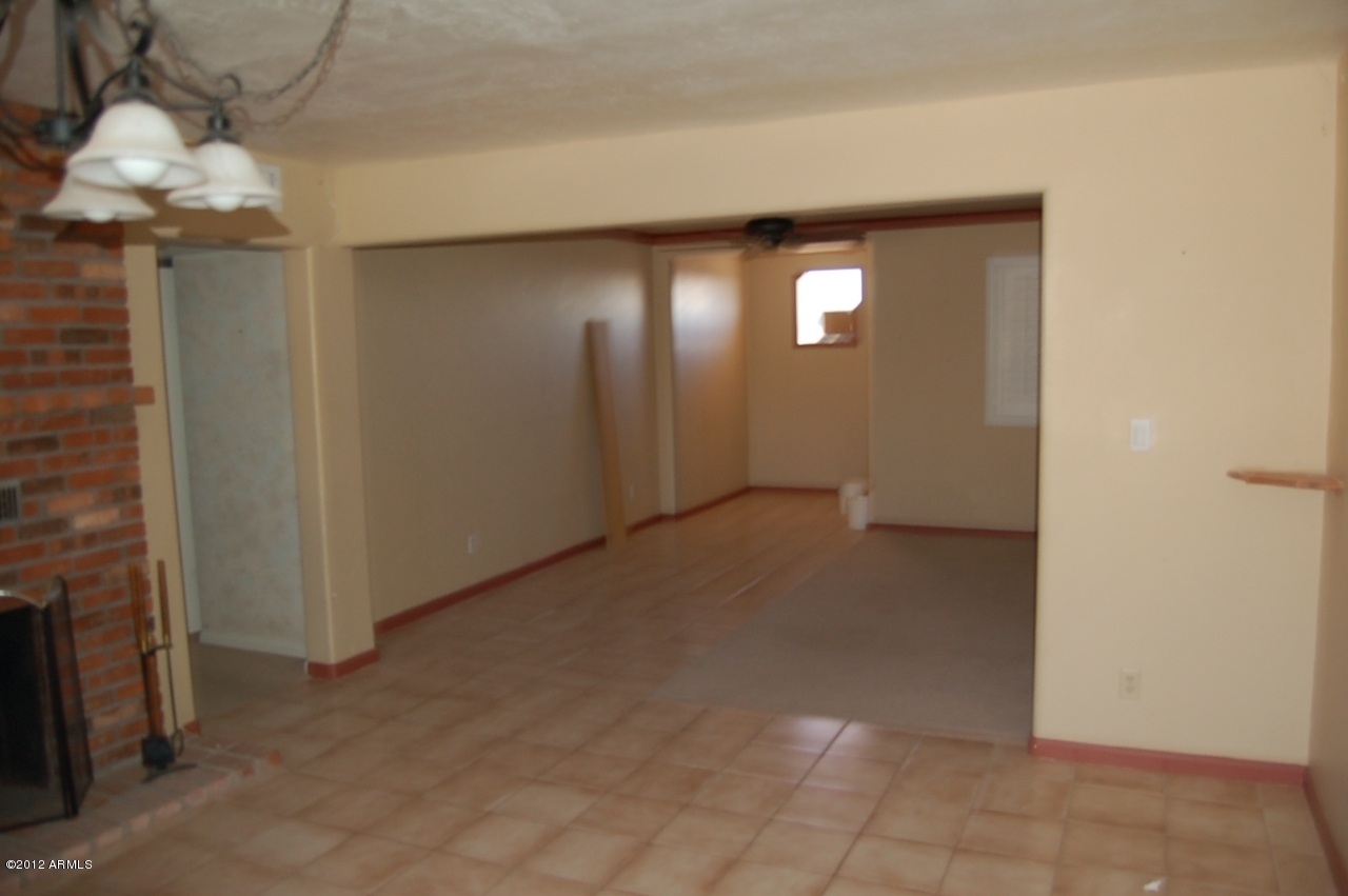 20 West Yearling Road Phoenix, AZ 85085 - Photo 7 of 18 DSC_0044