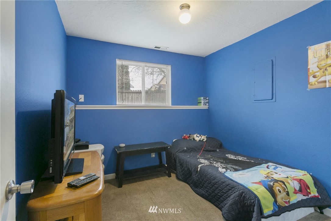 2831 Pine Road Northeast Bremerton, WA 98310 - Photo 15 of 23