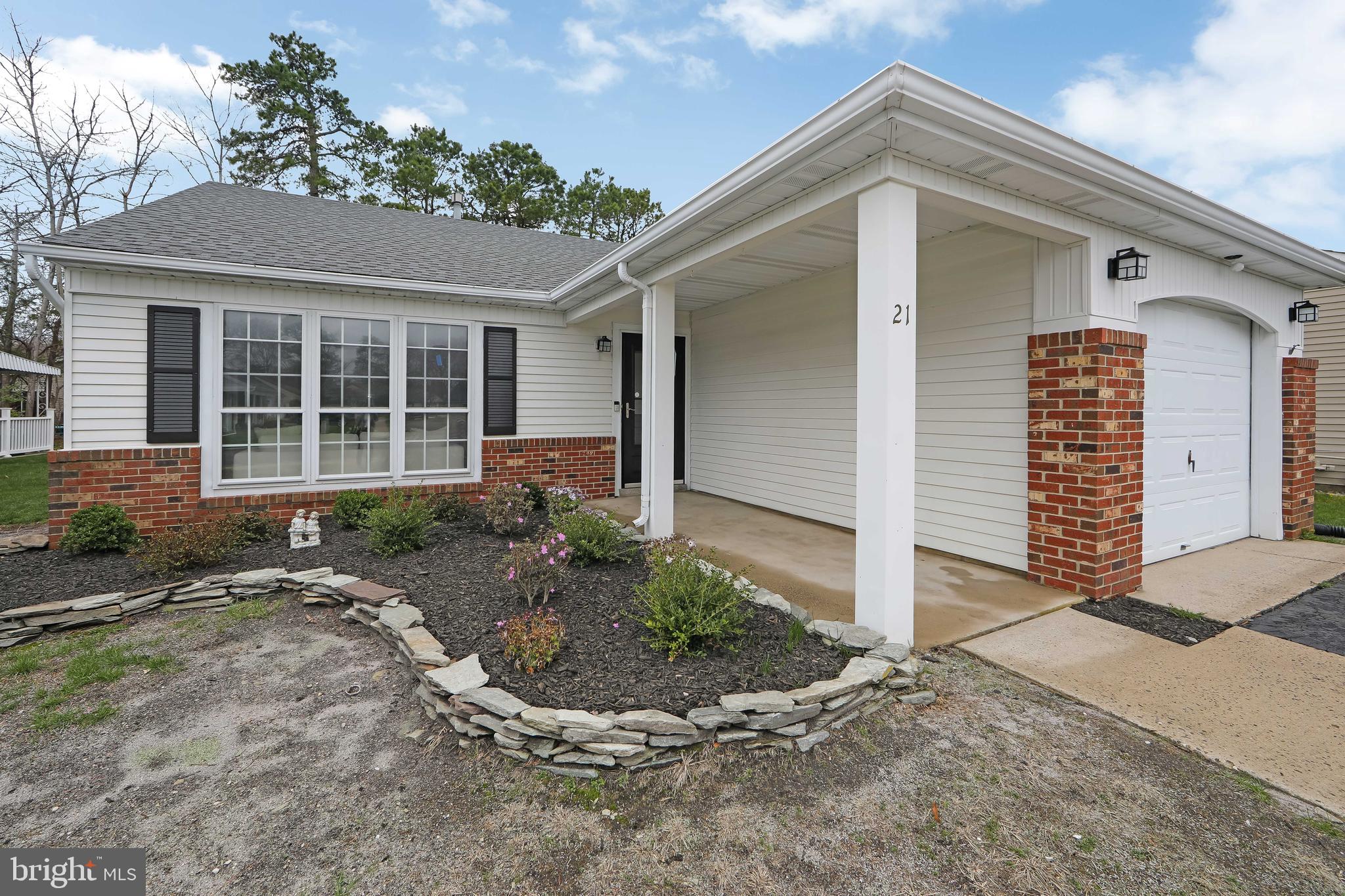 21 Stratford Road Southampton, NJ 08088 - Photo 2 of 40