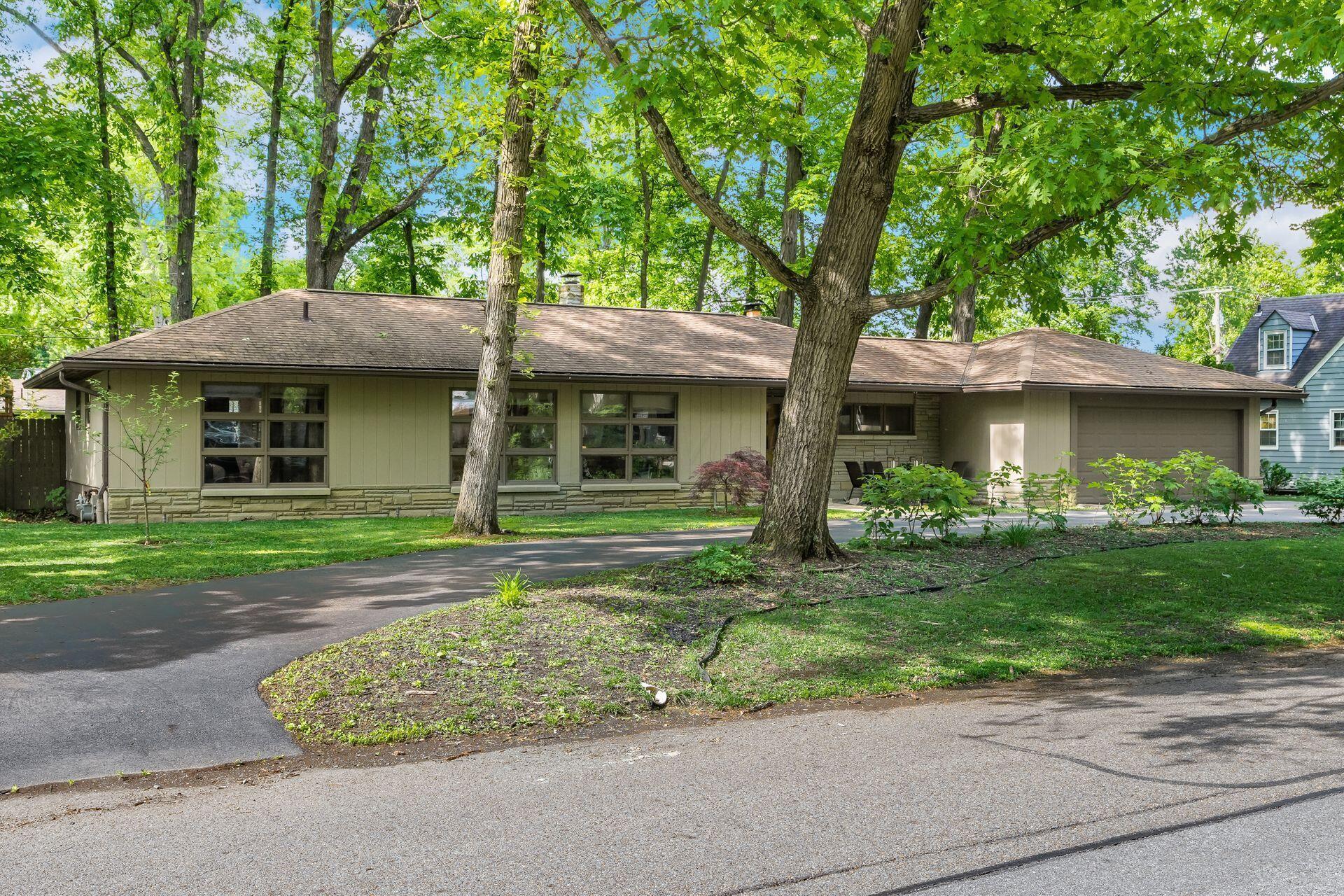 2660 Minerva Lake Road Columbus, OH 43231 - Photo 2 of 35 002_ Rd Columbus OH 43231 USA