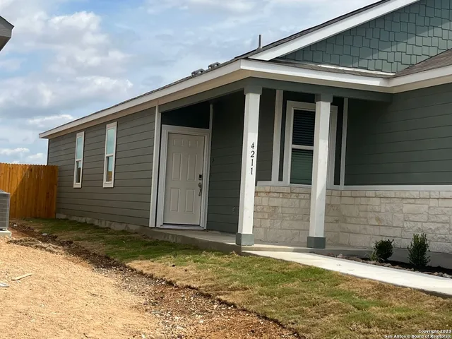 $1,900 | 4211 Danforth Street, New Braunfels, TX 78130